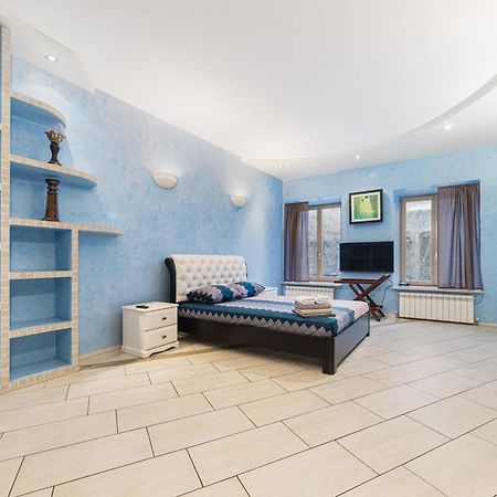 Classical Deribasivska 3-Bedrooms Apartment Οδησσός Εξωτερικό φωτογραφία