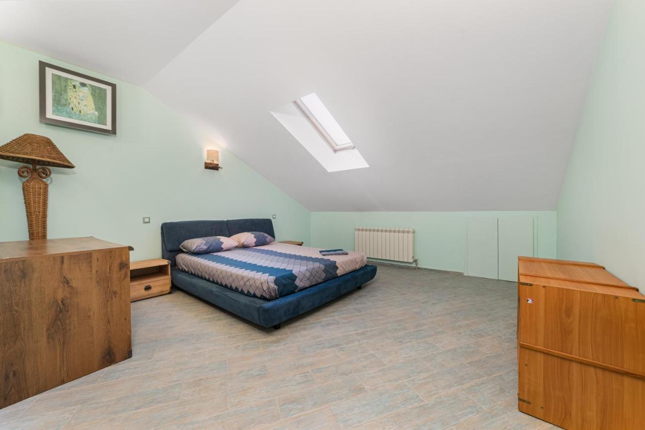 Classical Deribasivska 3-Bedrooms Apartment Οδησσός Εξωτερικό φωτογραφία