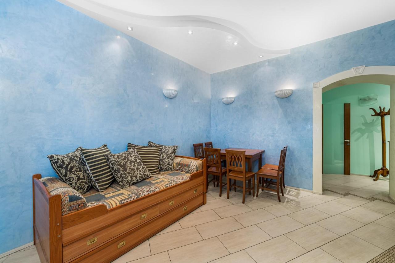 Classical Deribasivska 3-Bedrooms Apartment Οδησσός Εξωτερικό φωτογραφία